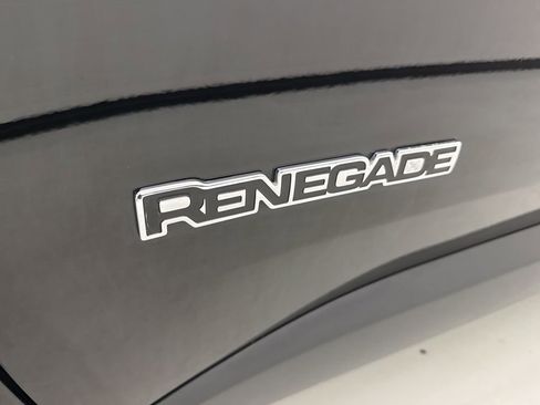 Used 2023 Jeep Renegade Latitude image 15