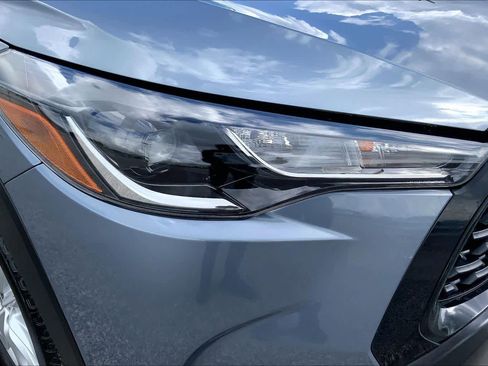 Used 2023 Toyota Corolla Cross LE FWD image 27