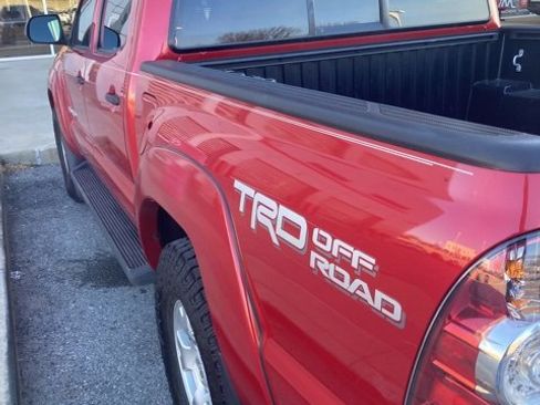 Used 2015 Toyota Tacoma 4x4 Double Cab w/ TRD Off-Road Package image 6