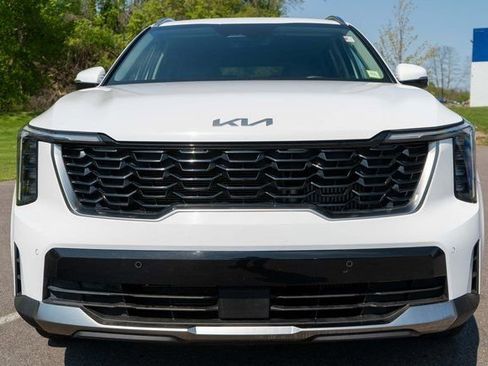 Used 2025 Kia Sorento EX AWD/4WD image 3