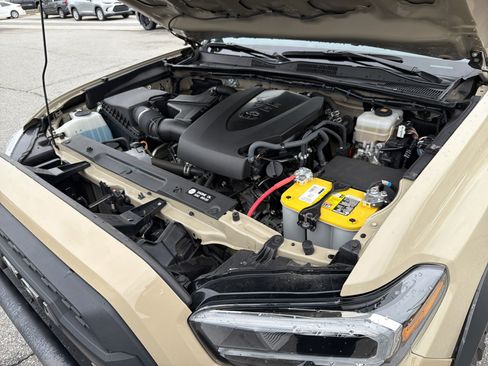 Used 2019 Toyota Tacoma TRD Off-Road image 22