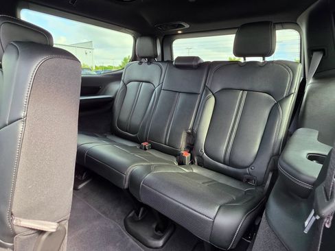 Used 2025 Jeep Grand Wagoneer 4WD w/ 8-Passenger Seating Package image 34