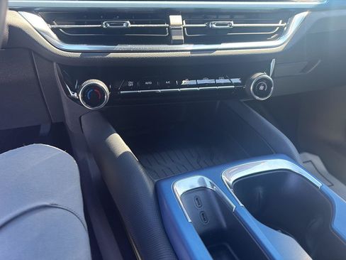 Used 2024 Chevrolet Equinox EV LT w/ LPO, Blackout Package FWD image 19