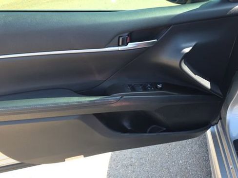 Used 2021 Toyota Camry XSE image 10