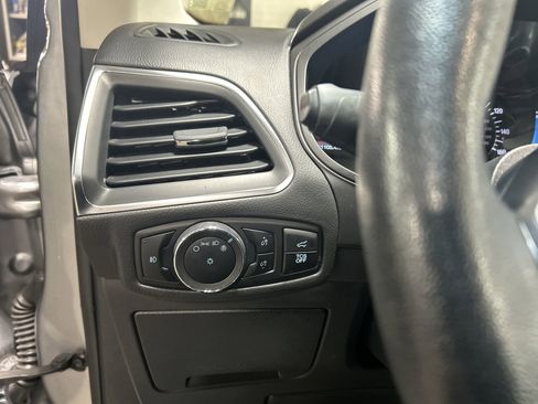 Used 2024 Ford Edge Titanium image 20