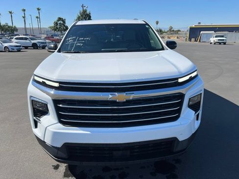Used 2026 Chevrolet Traverse LT w/ LPO, Floor Liner Package FWD image 2