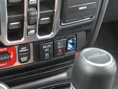 Used 2020 Jeep Gladiator Rubicon AWD/4WD image 25