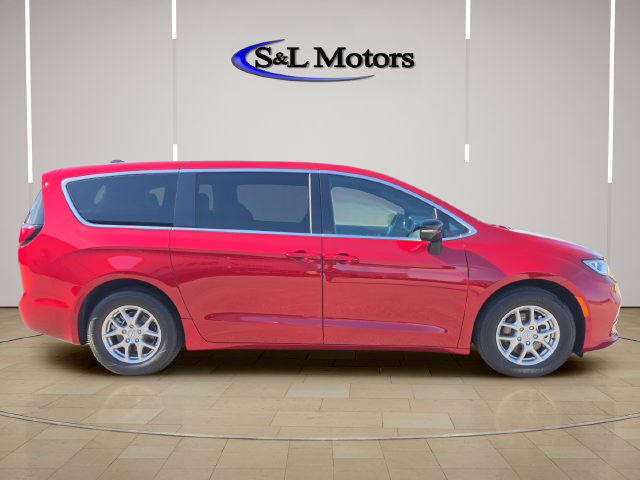 New 2026 Chrysler Pacifica Select FWD image 8