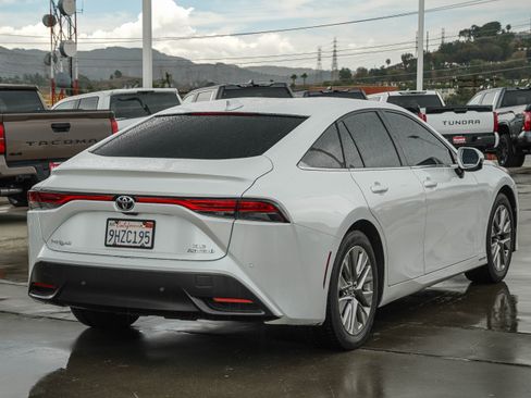 Used 2023 Toyota Mirai w/ Advanced Technology Package RWD image 7