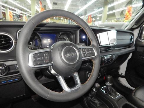 Used 2024 Jeep Wrangler Unlimited Sahara w/ Technology Group image 22