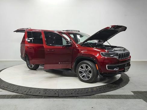 Used 2024 Jeep Wagoneer 2WD w/ Premium Group I image 9