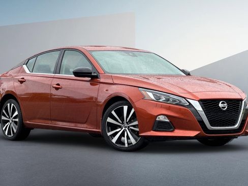 Certified 2022 Nissan Altima 2.5 SR image 2