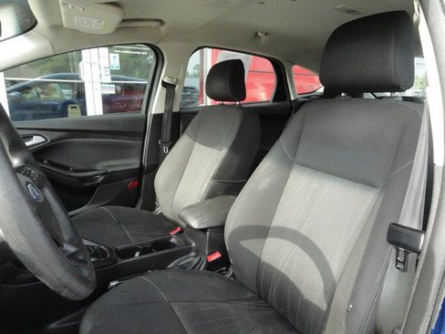 Used 2018 Ford Focus SE FWD image 9