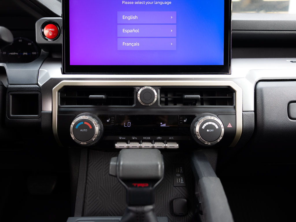 Certified 2025 Toyota Tacoma TRD Off-Road AWD/4WD image 19