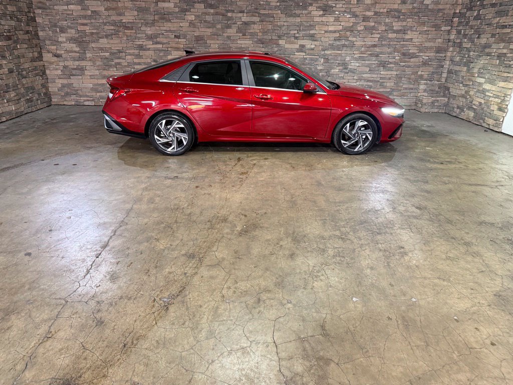 Used 2024 Hyundai Elantra SEL w/ Convenience Package FWD image 10