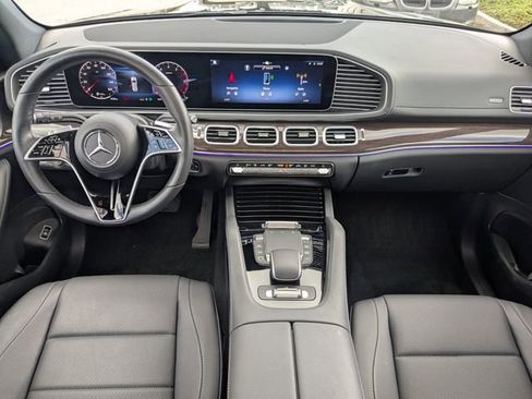 Used 2025 Mercedes-Benz GLS 450 4MATIC image 17
