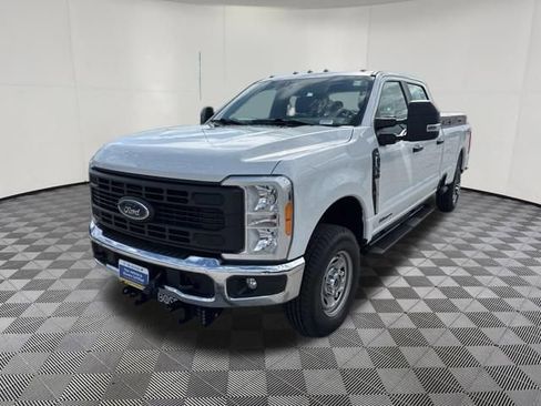 Used 2023 Ford F350 XL w/ Snow Plow/Camper Package AWD/4WD image 11