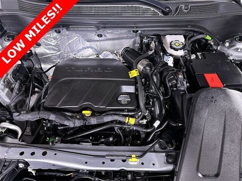 Used 2025 Chevrolet Trax RS w/ Sunroof Package image 31