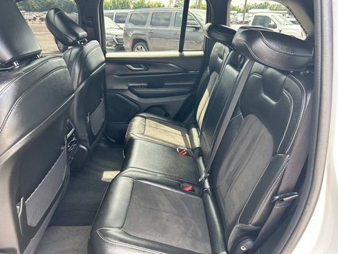 Used 2024 Jeep Grand Cherokee Altitude AWD/4WD image 26