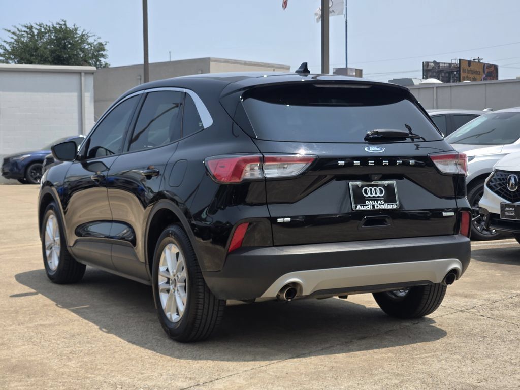 Used 2020 Ford Escape SE FWD image 11