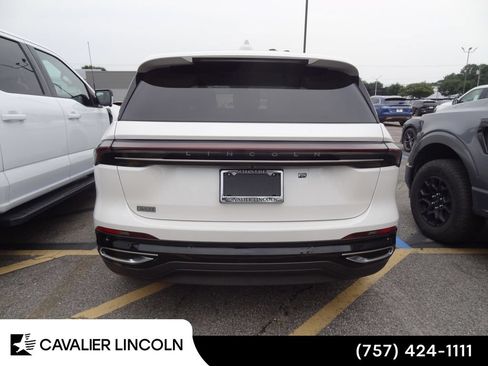 Used 2026 Lincoln Nautilus Premier w/ Equipment Group 102A AWD/4WD image 5