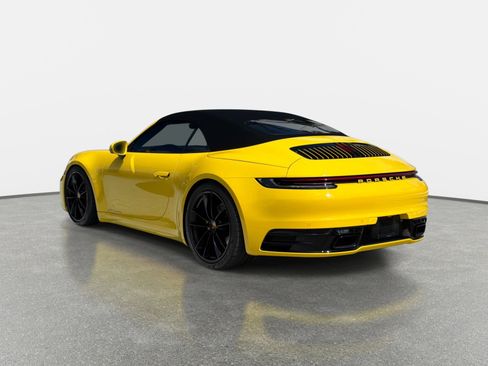 Used 2022 Porsche 911 Carrera image 5