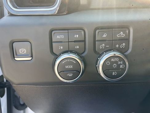 Used 2024 GMC Sierra 2500 Denali Ultimate AWD/4WD image 27