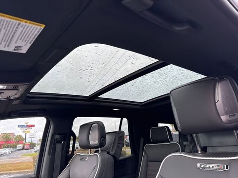 Used 2025 GMC Yukon AT4 Ultimate image 13
