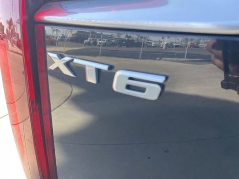 Used 2020 Cadillac XT6 Premium Luxury image 32