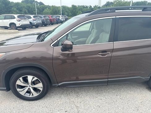 Used 2019 Subaru Ascent Premium AWD/4WD image 5