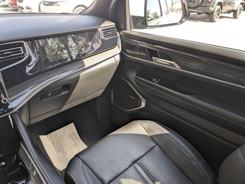 Used 2022 Jeep Wagoneer Series II w/ Convenience Group I image 16