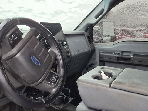 Used 2011 Ford F250 XL w/ PWR Equipment Group image 8
