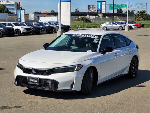 Certified 2025 Honda Civic Sport image 9