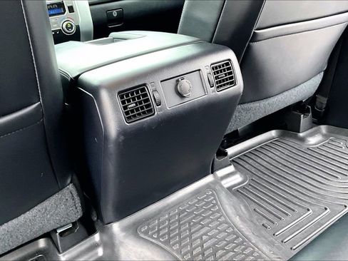 Used 2017 Toyota Tundra Platinum image 30