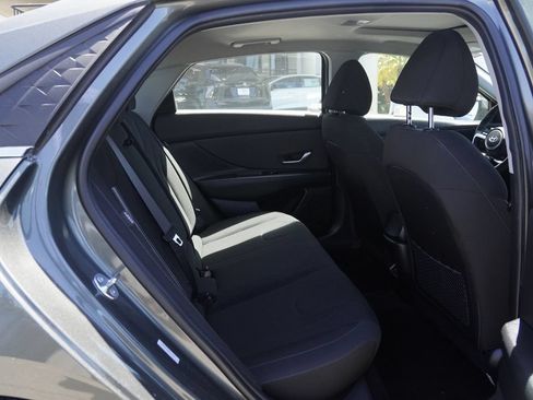 Used 2025 Hyundai Elantra SEL FWD image 23
