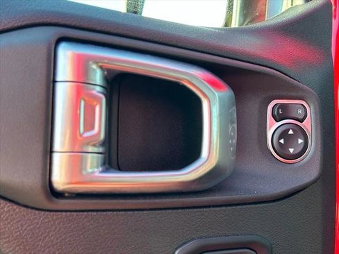 Certified 2025 Jeep Gladiator Mojave w/ Convenience Group AWD/4WD image 21