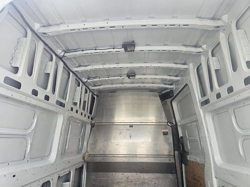 Used 2019 Nissan NV 2500 S image 10