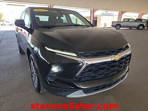 Used 2025 Chevrolet Blazer LT FWD image 6