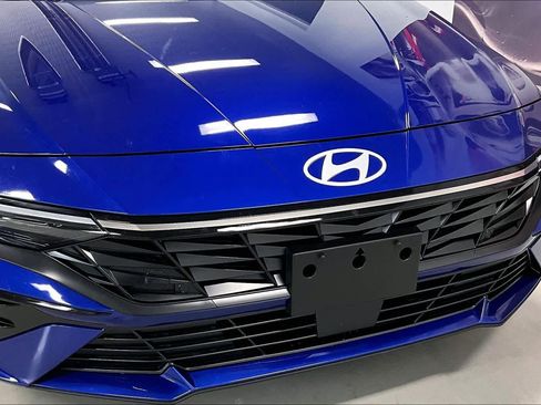 Used 2024 Hyundai Elantra SEL w/ Convenience Package image 30