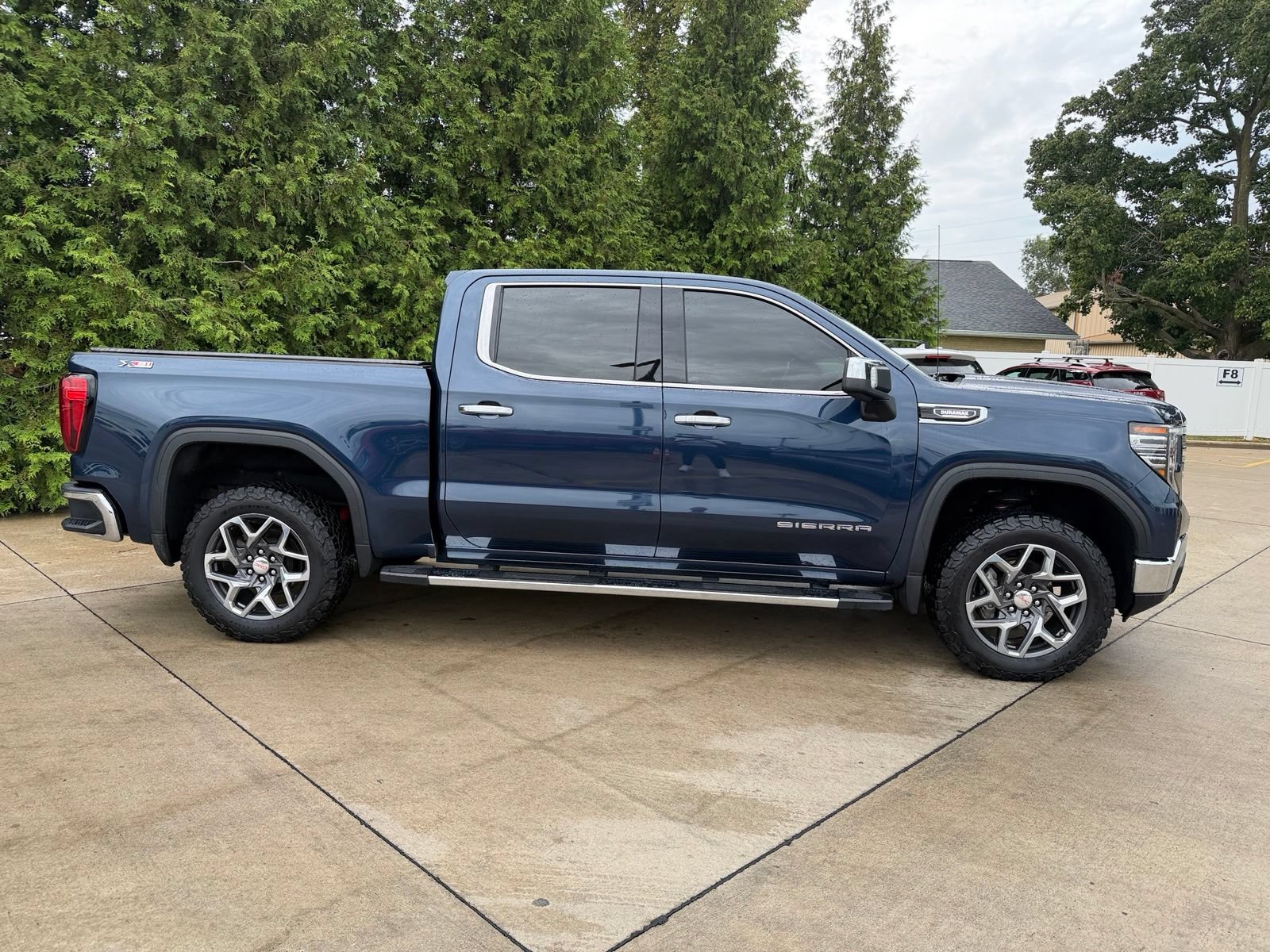 Used 2022 GMC Sierra 1500 SLT w/ SLT Premium Package AWD/4WD image 32