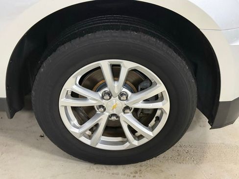 Used 2017 Chevrolet Equinox LT w/ Convenience Package image 10