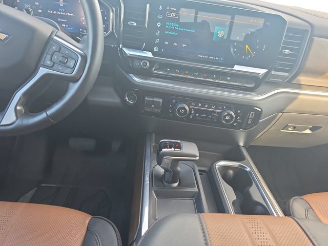 Used 2026 Chevrolet Silverado 1500 High Country AWD/4WD image 13