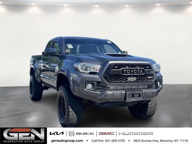 Used 2019 Toyota Tacoma TRD Sport AWD/4WD image 1