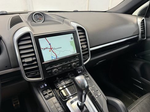 Used 2016 Porsche Cayenne S AWD/4WD image 16