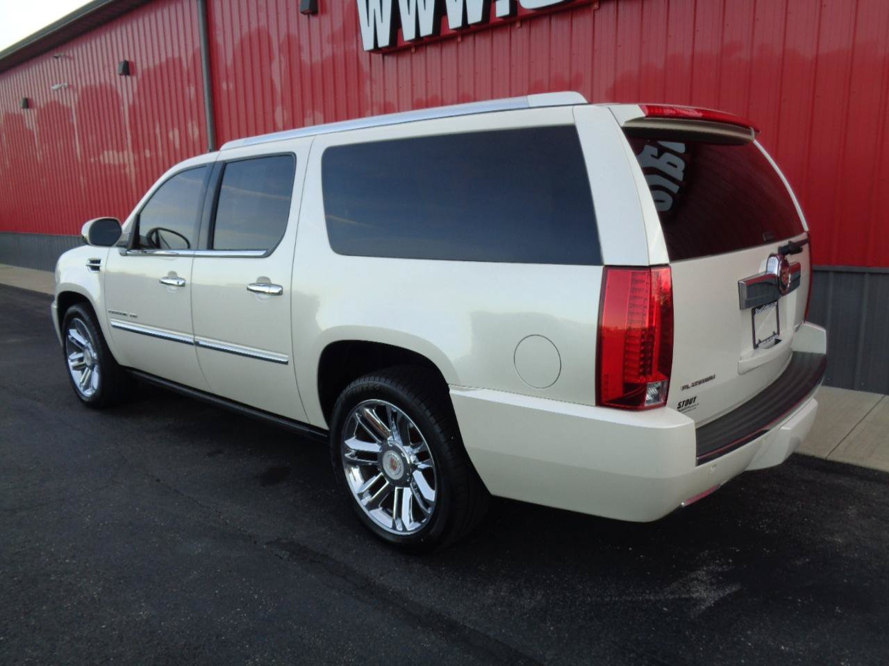 Used 2013 Cadillac Escalade ESV Platinum AWD/4WD image 7