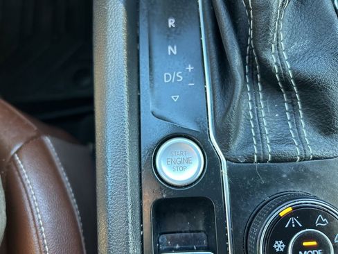 Used 2021 Volkswagen Atlas SE w/ Panoramic Sunroof Package image 23