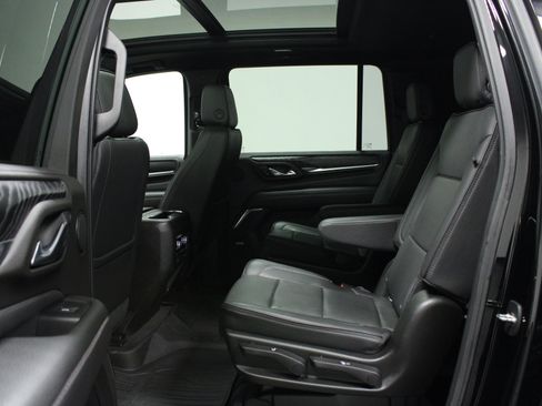 Used 2021 GMC Yukon XL Denali AWD/4WD image 13