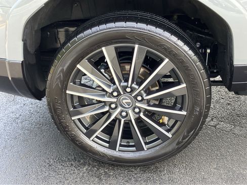 Used 2024 Lexus GX 550 w/ Accessory Package (2T) AWD/4WD image 13