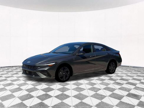 New 2026 Hyundai Elantra SEL Sport Premium FWD image 2