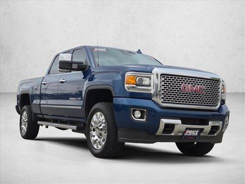 Used 2016 GMC Sierra 2500 Denali w/ Duramax Plus Package AWD/4WD image 3